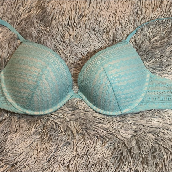 Victoria’s Secret Laced Padded Plunge Bra women’s size 36D - Picture 2 of 5